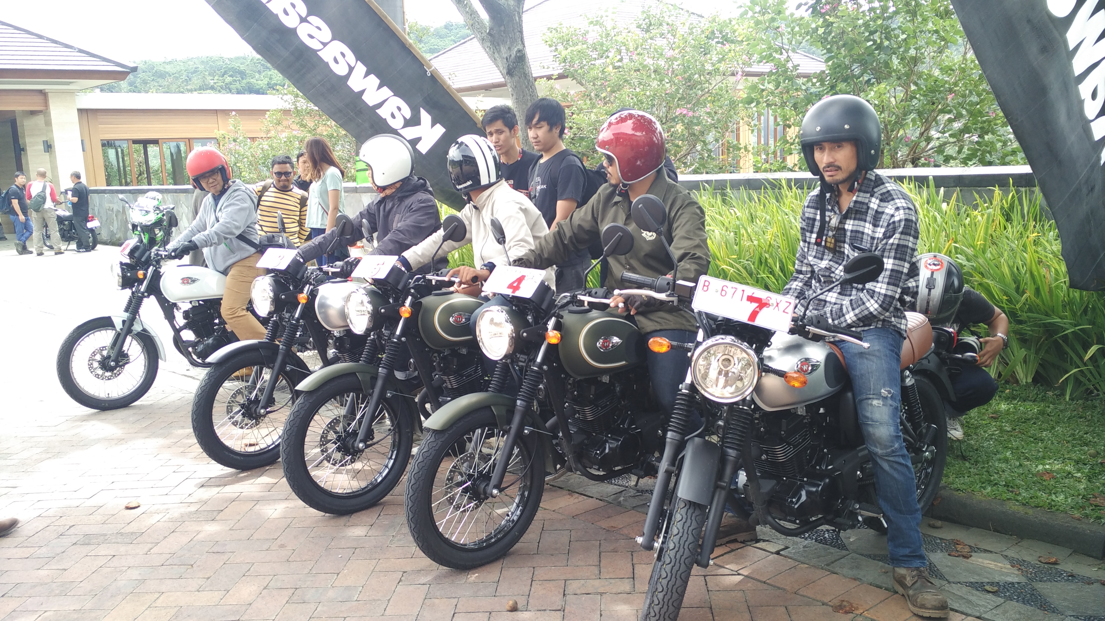 Modifikasi Motor Kawasaki W175 Contoh Modifikasi Terbaru 2019