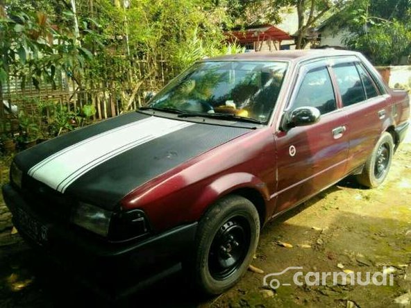 Ford Laser dibawah  20  juta  Tren Otomotif