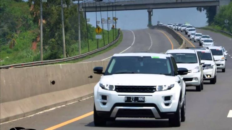Repotnya Rawat Cat Mobil Putih, Demi Warna Tetap Cerah
